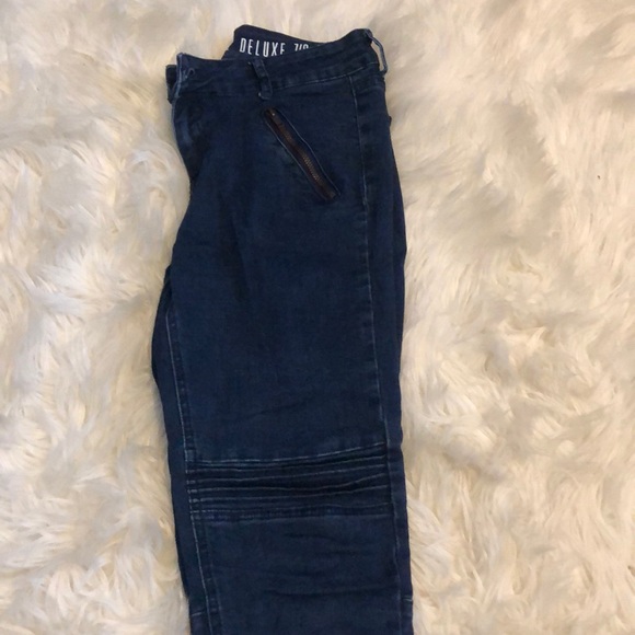 Jeans - Picture 4 of 5